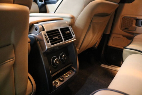 Used 2010 Land Rover Range Rover HSE LUX image 35