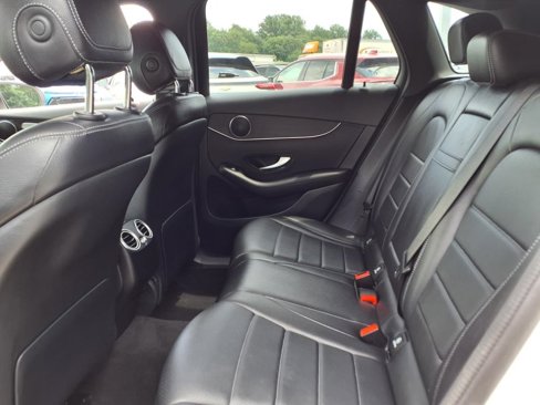 Used 2022 Mercedes-Benz GLC 300 4MATIC image 13