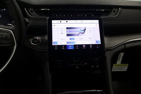 New 2025 Jeep Grand Cherokee Limited image 21