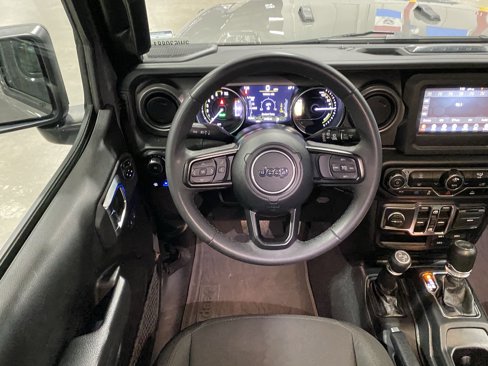 Used 2023 Jeep Wrangler Unlimited image 14