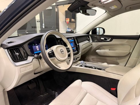 Used 2024 Volvo XC60 B5 Ultimate w/ Protection Package Premier image 11