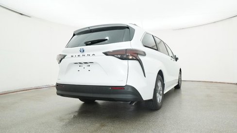 New 2025 Toyota Sienna XLE image 27