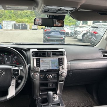 Used 2022 Toyota 4Runner SR5 Premium image 4