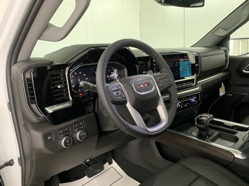 New 2026 GMC Sierra 1500 SLT w/ SLT Convenience Package image 16
