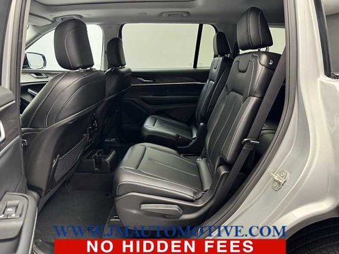 Used 2023 Jeep Grand Cherokee L Limited image 15