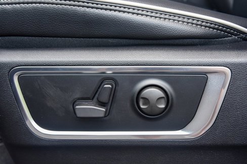 New 2025 RAM 1500 Laramie w/ Night Edition image 18