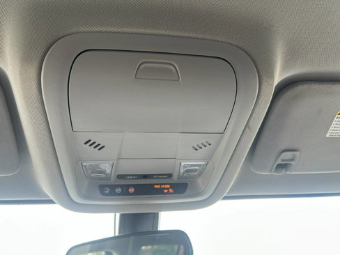 Used 2020 GMC Acadia SLE image 27