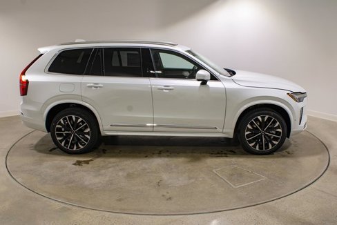 New 2025 Volvo XC90 T8 Plus w/ Protection Package Premier image 7