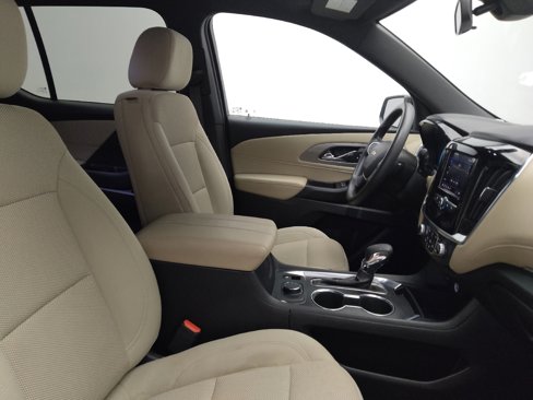 Used 2022 Chevrolet Traverse LS image 21