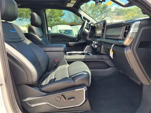 New 2025 Ford F250 Platinum image 18