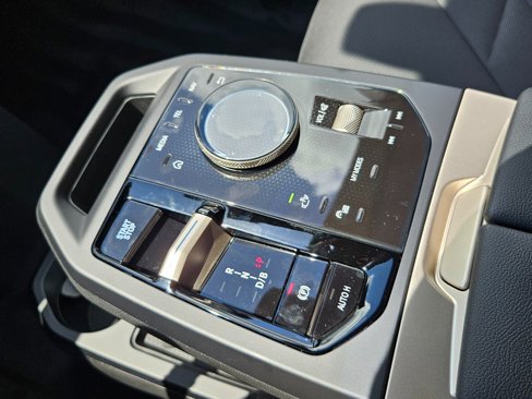 New 2026 BMW iX xDrive60 w/ Premium Package image 35