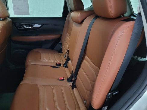 Used 2017 Nissan Rogue SL image 51