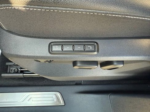 Certified 2025 Volkswagen Atlas SEL Premium R-Line image 22
