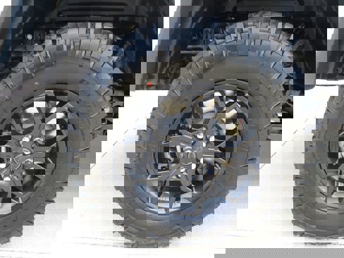 New 2025 Jeep Gladiator Sport image 13