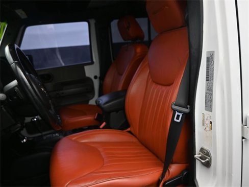 Used 2015 Jeep Wrangler Unlimited Rubicon image 9