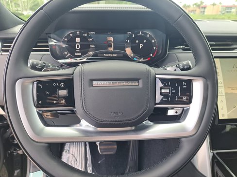 New 2025 Land Rover Range Rover SE image 13