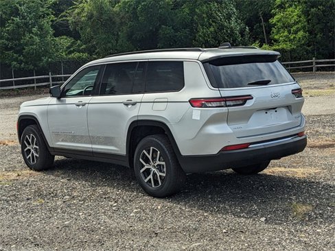 New 2025 Jeep Grand Cherokee L Limited image 4