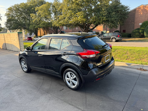 Used 2019 Nissan Kicks S image 8