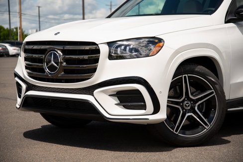 Used 2025 Mercedes-Benz GLS 450 4MATIC image 12