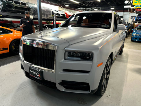 Used 2023 Rolls-Royce Cullinan w/ Dark Exterior Package image 10