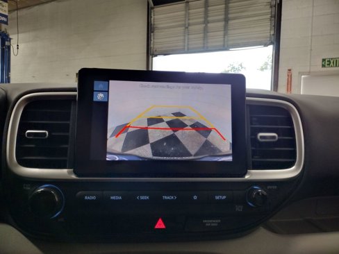 Used 2023 Hyundai Venue SEL image 9
