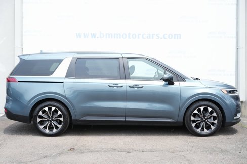 Used 2024 Kia Carnival EX image 8