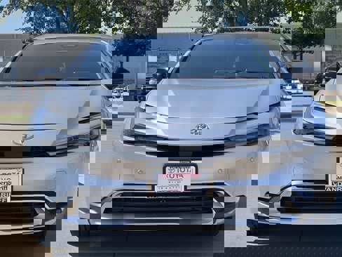 New 2025 Toyota Prius Plug-In Hybrid image 8