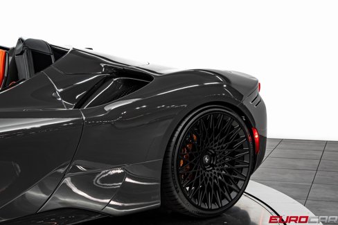 Used 2024 Ferrari SF90 Spider image 23
