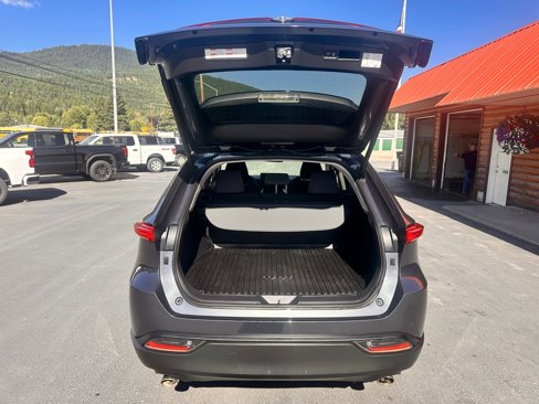 Used 2024 Toyota Venza LE image 8