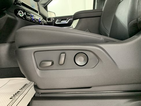 New 2026 GMC Sierra 1500 SLT w/ SLT Convenience Package image 18