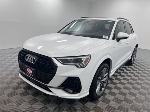 Used 2024 Audi Q3 2.0T Premium Plus image 2