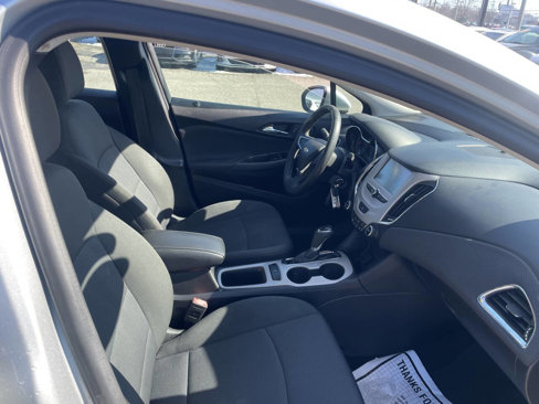 Used 2018 Chevrolet Cruze LS image 12