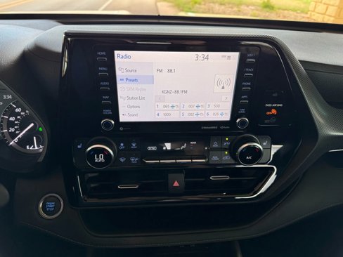 Used 2021 Toyota Highlander XSE image 13