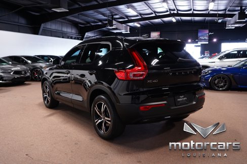Used 2024 Volvo XC40 B5 Core image 5