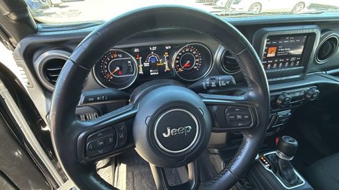 Used 2022 Jeep Wrangler Willys image 18