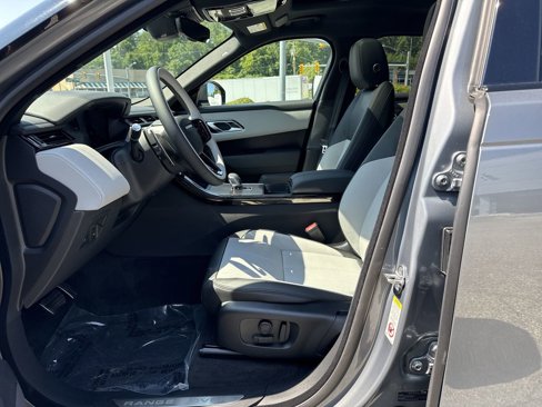 New 2026 Land Rover Range Rover Velar Dynamic SE image 9