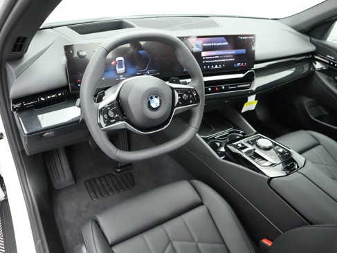 Used 2025 BMW 530i w/ Premium Package image 9