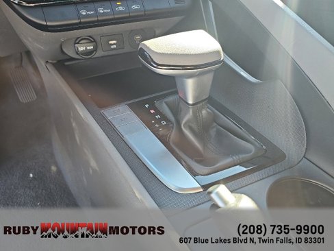 Used 2024 Hyundai Elantra SEL image 17