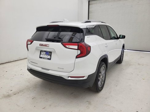 Used 2024 GMC Terrain SLT image 14
