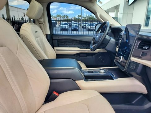 Certified 2022 Ford Expedition Platinum image 36