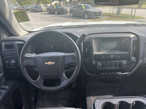 Used 2018 Chevrolet Silverado 1500 W/T w/ Trailering Package image 2