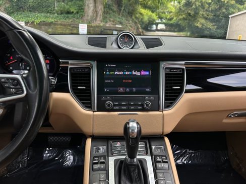 Used 2018 Porsche Macan GTS w/ Premium Package Plus image 21