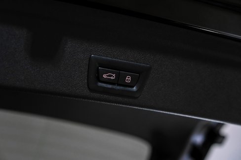 Used 2025 BMW X6 M60i w/ Executive Package image 58