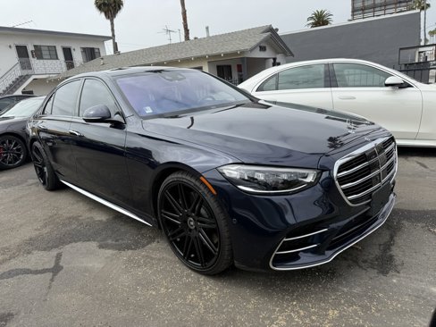 Used 2022 Mercedes-Benz S 500 4MATIC w/ AMG Line Package image 3