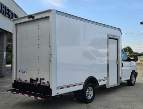 Used 2023 Chevrolet Express 3500 w/ Power Convenience Package image 4