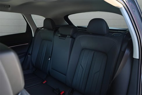 Used 2024 Audi Q8 e-tron Premium image 25