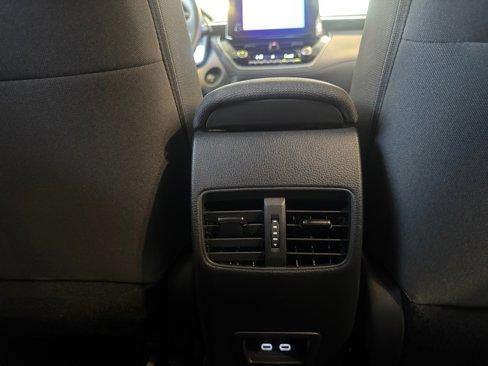 Certified 2024 Toyota Corolla Cross SE image 32