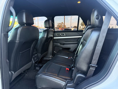 Used 2016 Ford Explorer XLT w/ Equipment Group 202A image 11
