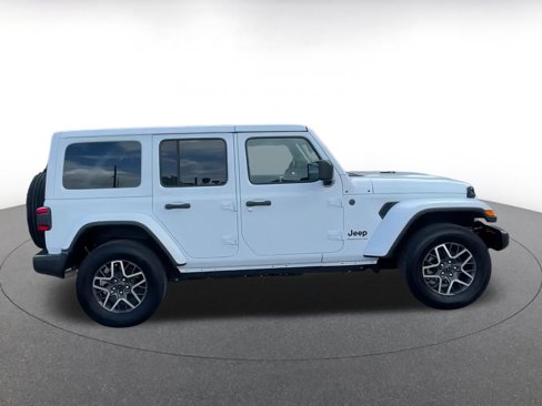 Used 2025 Jeep Wrangler Sahara image 15
