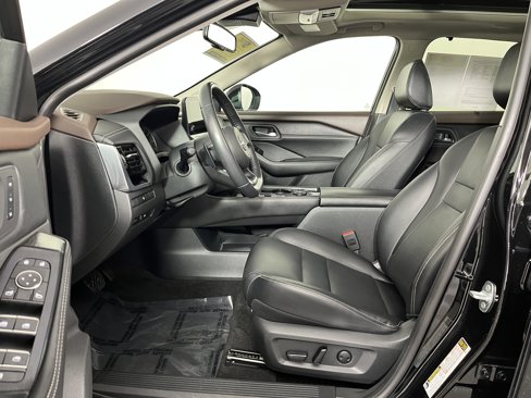 Used 2023 Nissan Rogue SL w/ SL Premium Package image 11